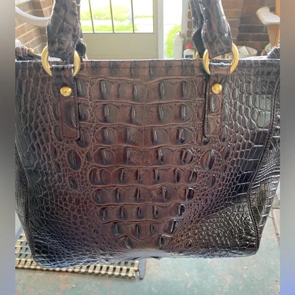 HOST PICK  BRAHMIN BROWN GATOR SHOULDER BAG - Picture 6 of 8